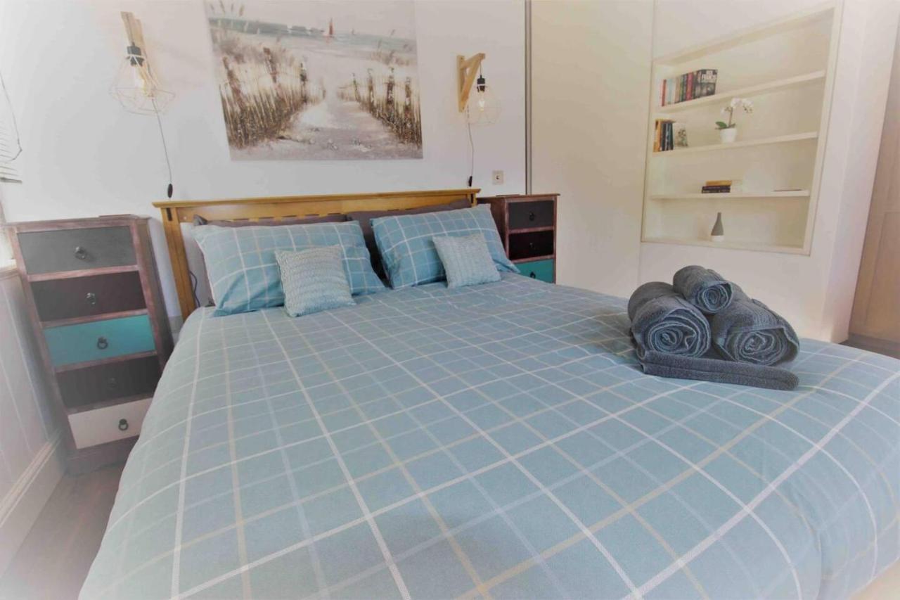 Cozy Coastal Apartment Плимът Екстериор снимка