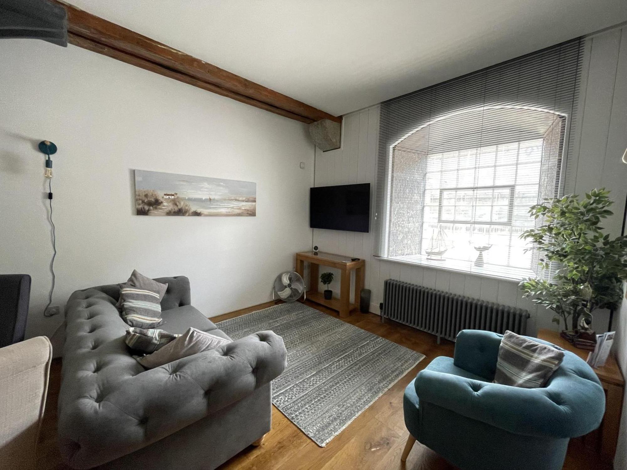 Cozy Coastal Apartment Плимът Екстериор снимка
